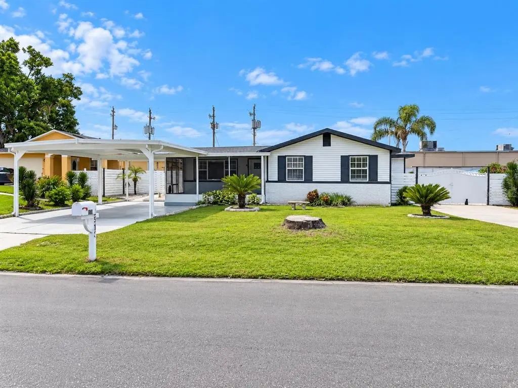 8512 Sunbeam Lane, TAMPA