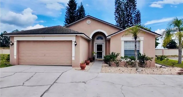 660 Symphony Place, DAVENPORT