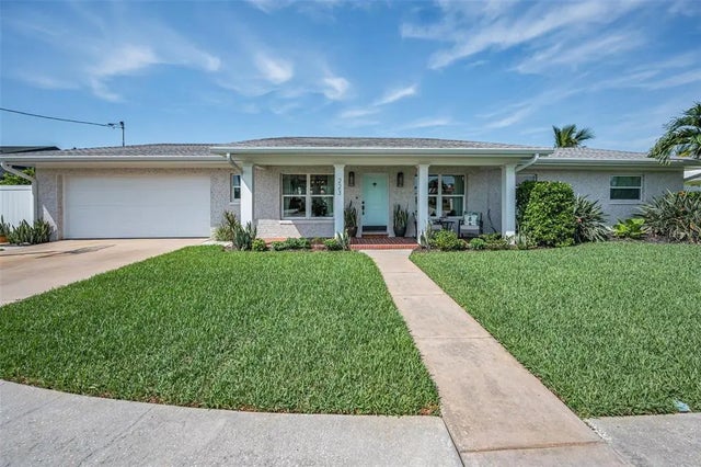 223 Howard Drive, BELLEAIR BEACH