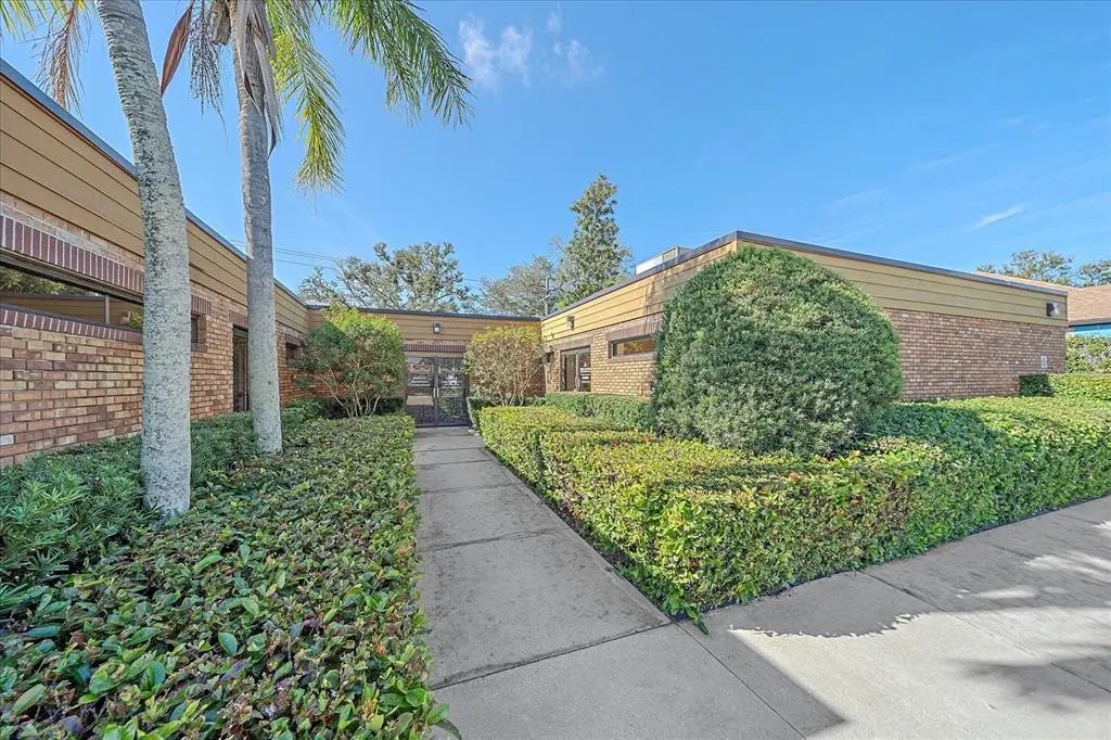 1872 S Tamiami Trail A, VENICE