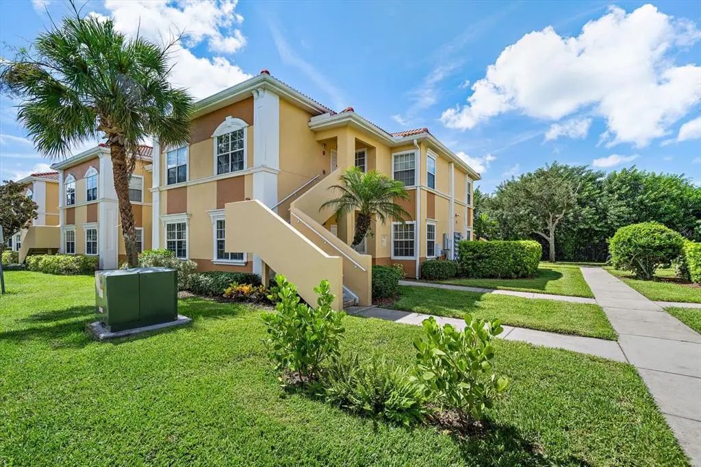 1010 Villagio Circle 104
