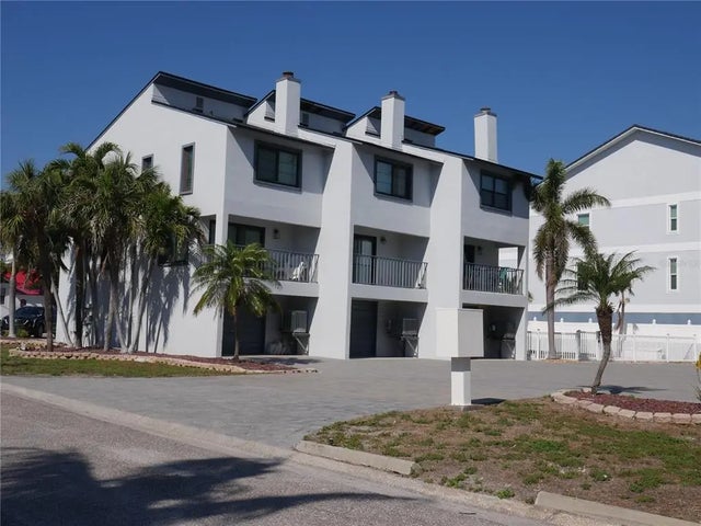 9901 1st Street E F, TREASURE ISLAND