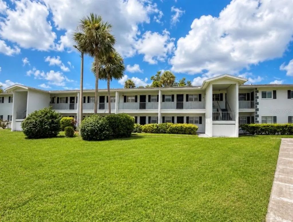 105 47th Avenue Drive W 374, BRADENTON