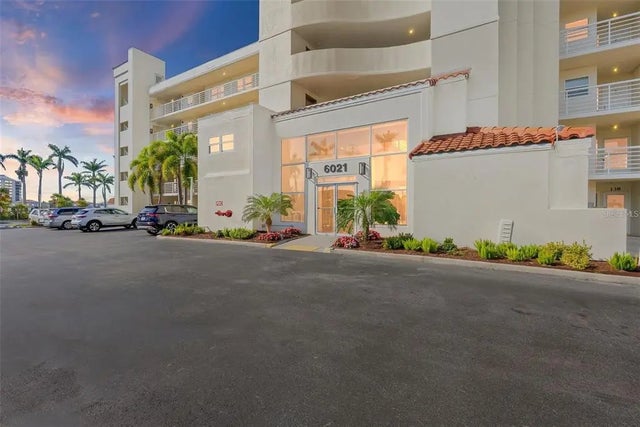 6021 Bahia Del Mar Circle 137, ST PETERSBURG