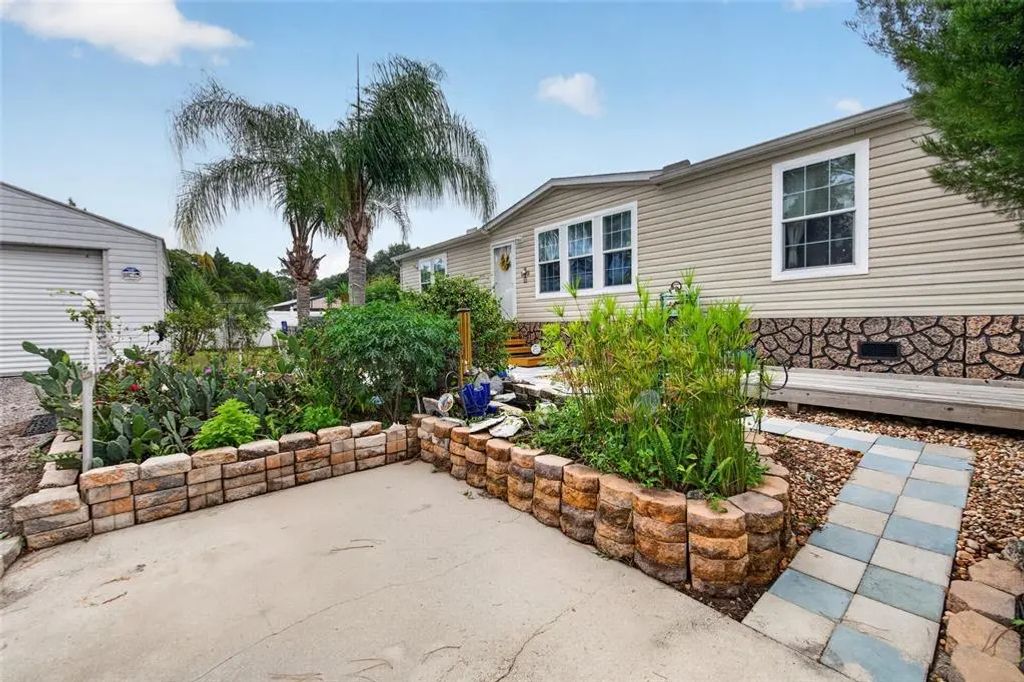 375 Beehive Drive, OAK HILL