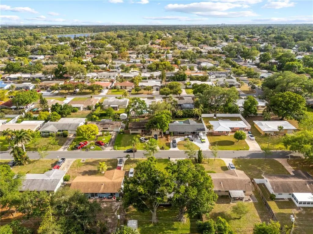 49 of 51 - 1820 Patlin Circle N, LARGO, FL
