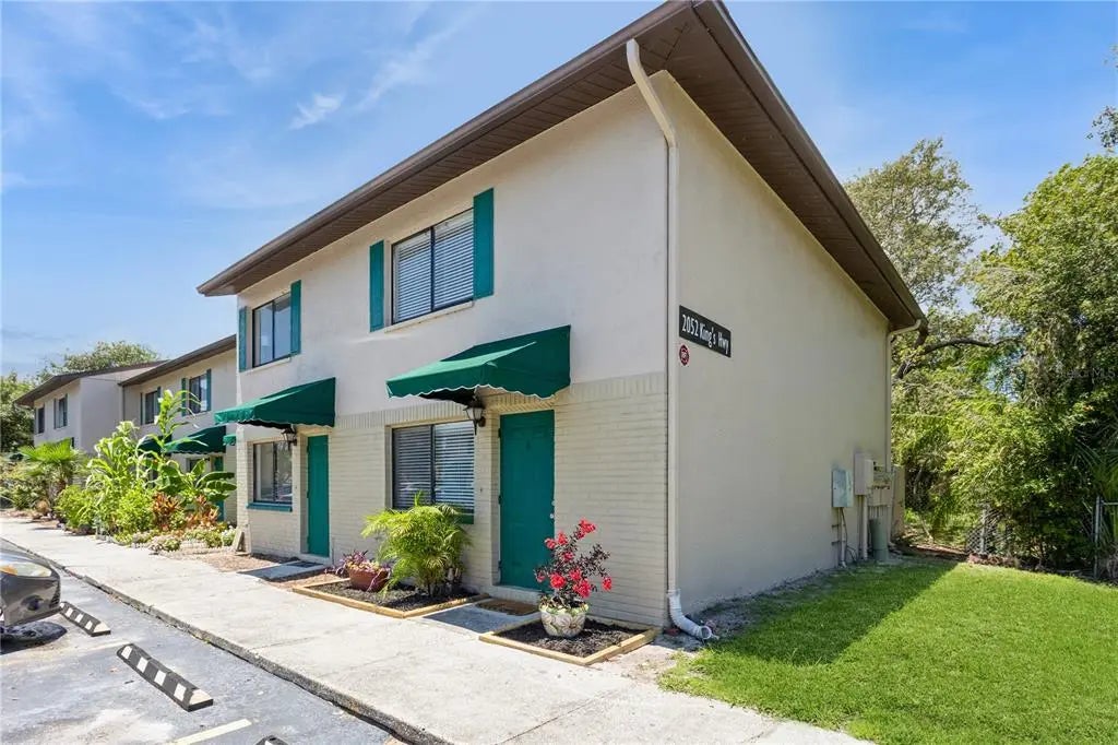 2052 Kings Highway 8, CLEARWATER