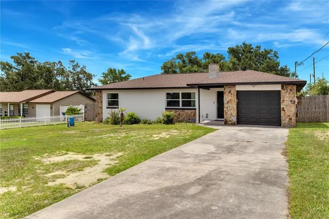 712 Oak Lane, GROVELAND