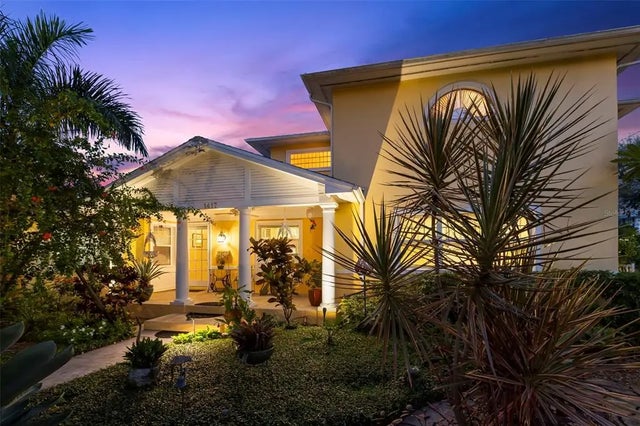 1417 Beach Drive Ne, ST PETERSBURG
