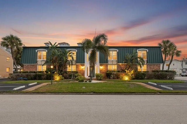 1065 Eden Isle Boulevard Ne 2, ST PETERSBURG