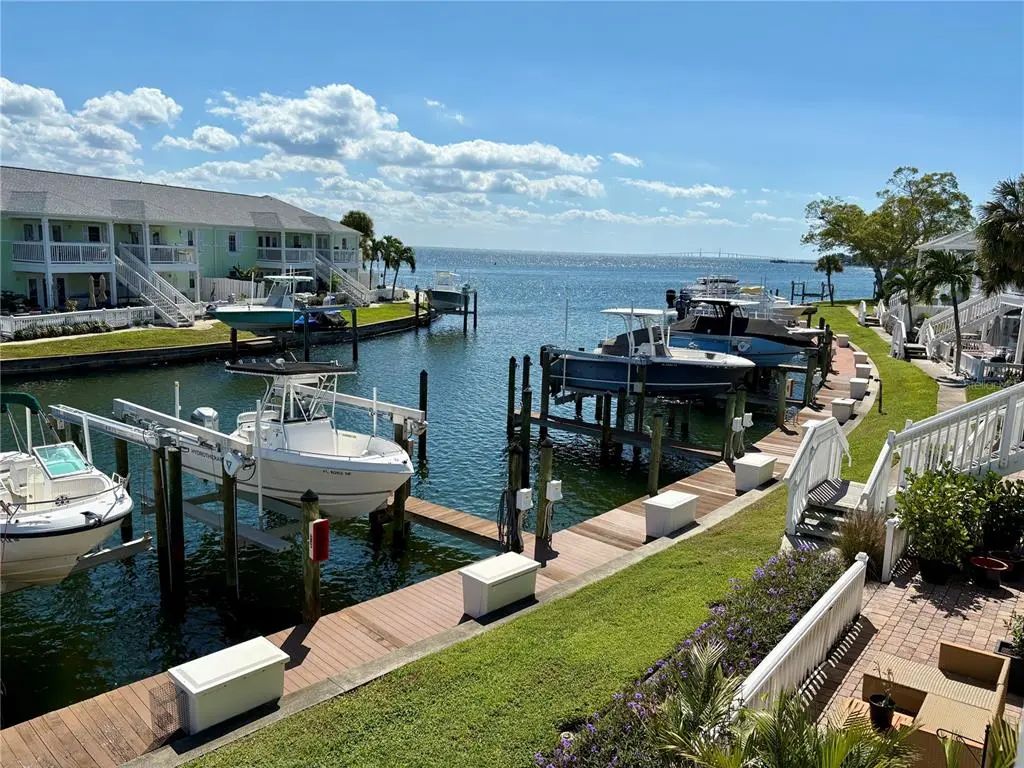 5184 Beach Drive Se D, ST. PETERSBURG