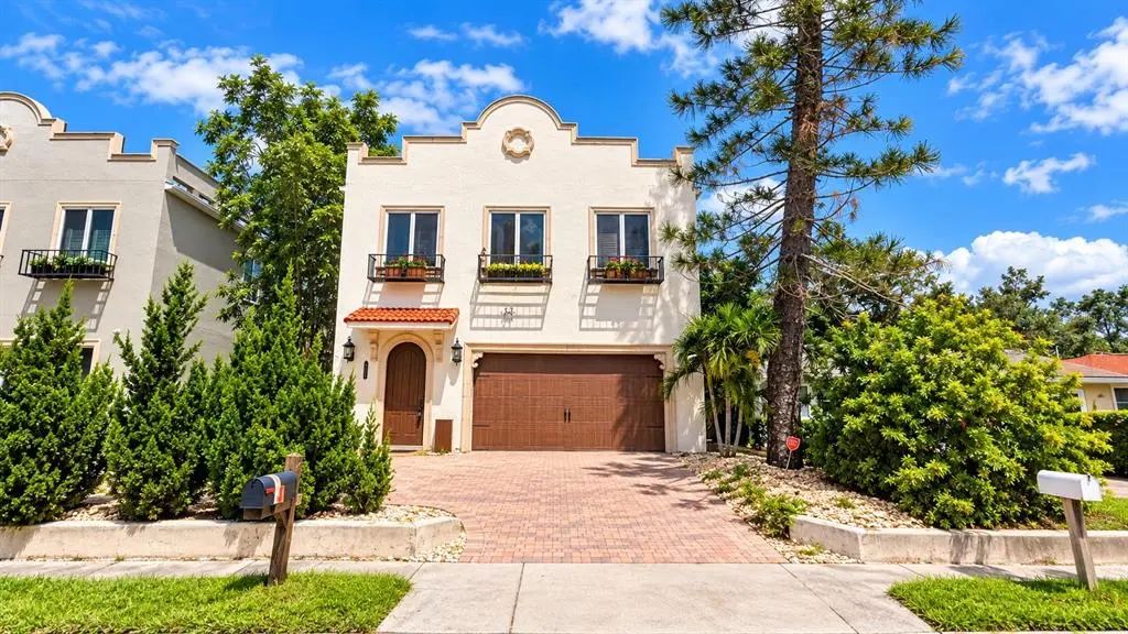 2225 Bahia Vista Street, SARASOTA