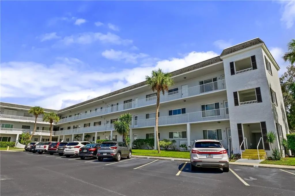 2001 World Parkway Boulevard 59, CLEARWATER