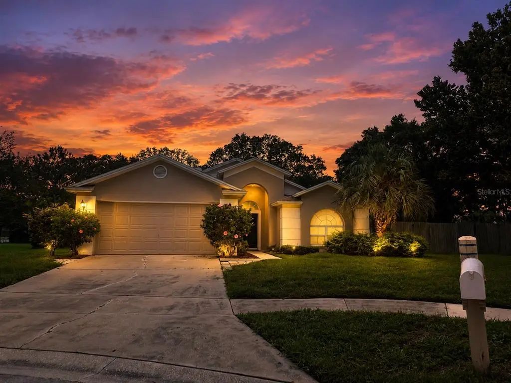 28427 Sunvale Place, WESLEY CHAPEL