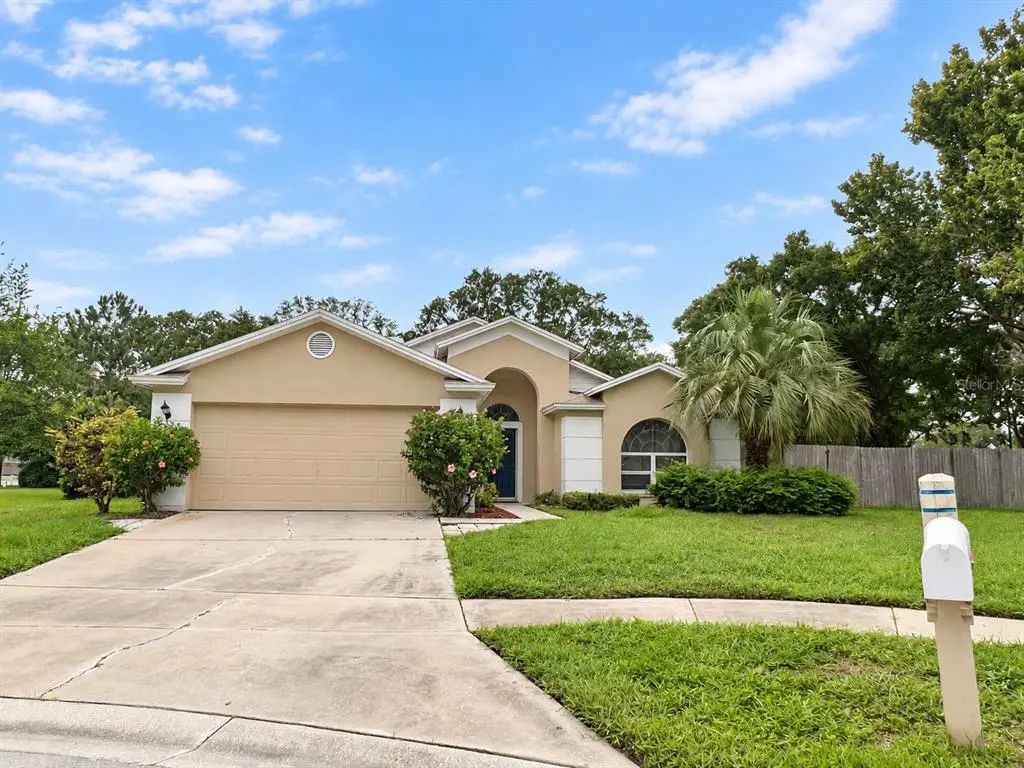 28427 Sunvale Place, WESLEY CHAPEL