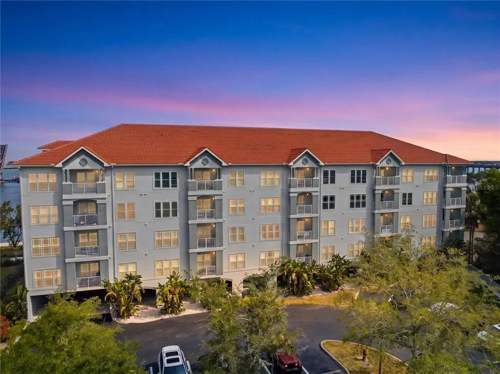210 3rd Street West 8305, BRADENTON