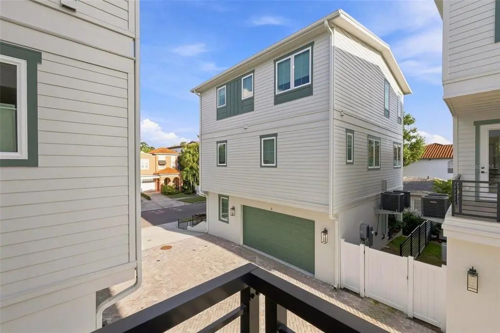 33 of 33 - 407 S Albany Avenue 2, TAMPA, FL