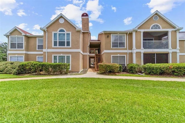 9481 Highland Oak Drive 212, TAMPA
