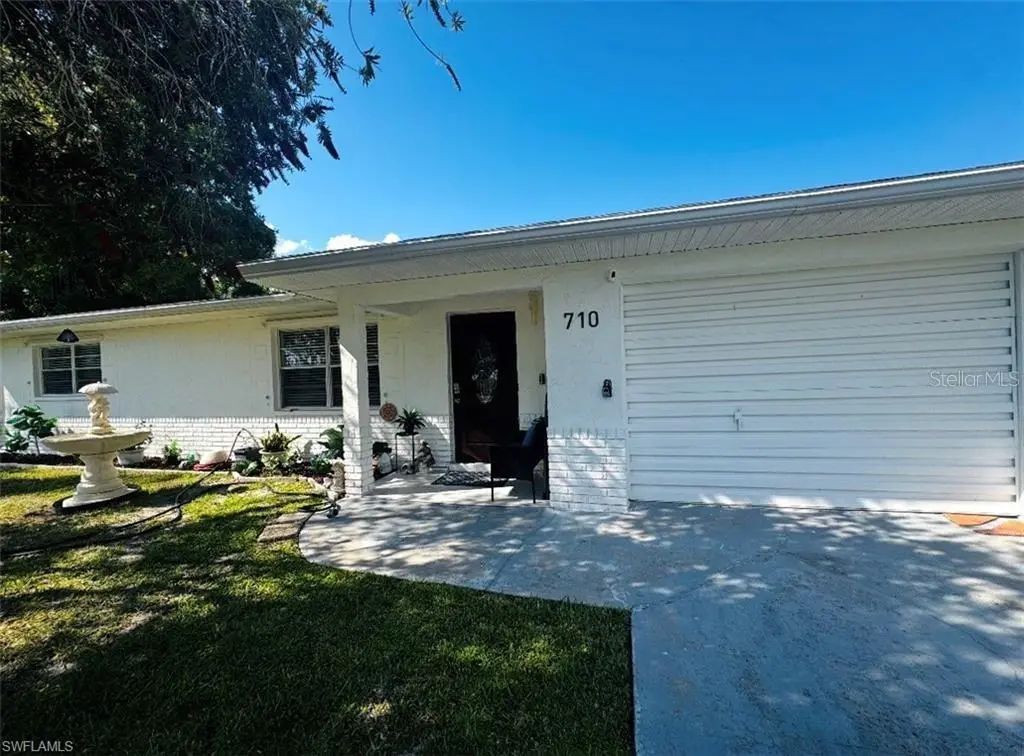 710 Aqui Esta Drive, PUNTA GORDA