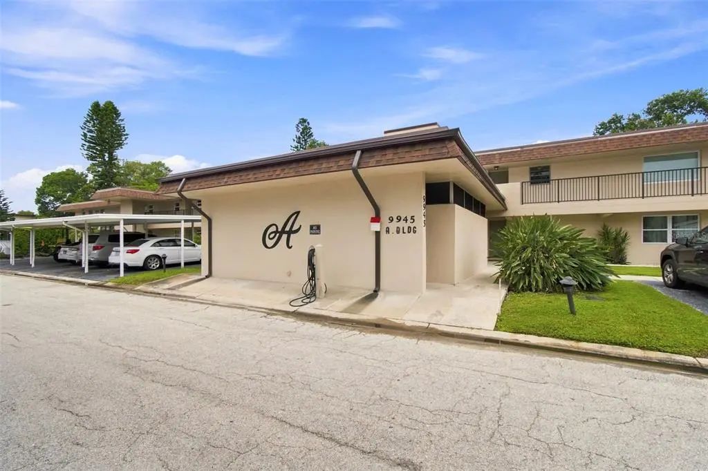 9945 47th Avenue N 205, ST. PETERSBURG
