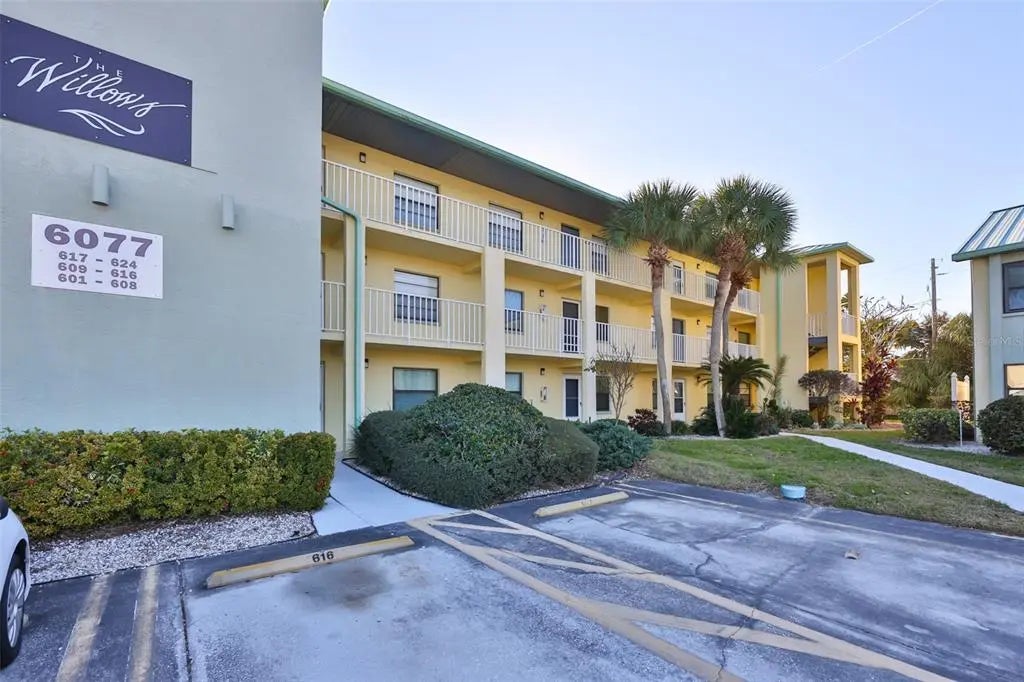 6077 113th Street 610, SEMINOLE