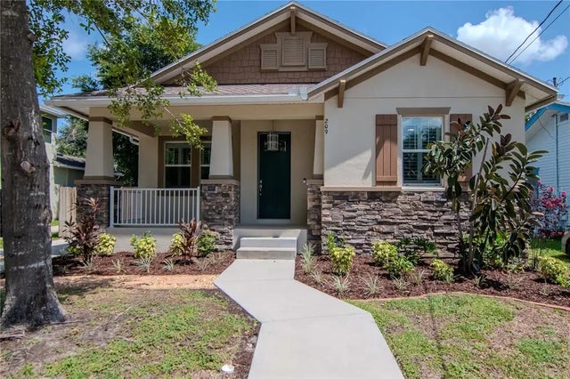 209 W Hamilton Avenue, TAMPA