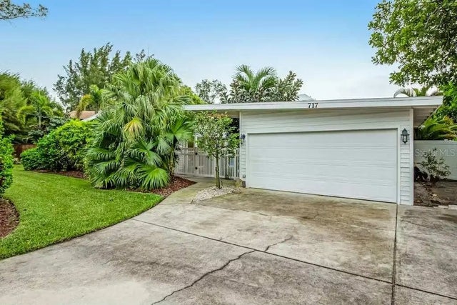 717 Jacaranda Road, ANNA MARIA