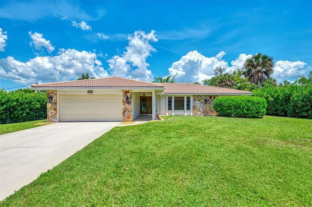 2340 Palmetto Street, NOKOMIS