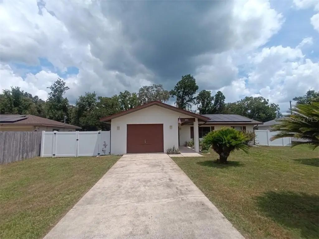 2812 Madison Street W, Inverness