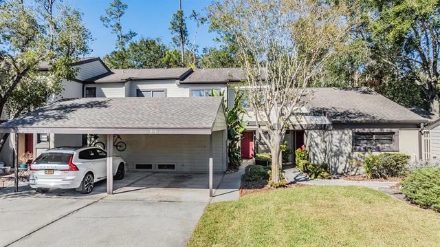 215 Woods Landing Trail, OLDSMAR