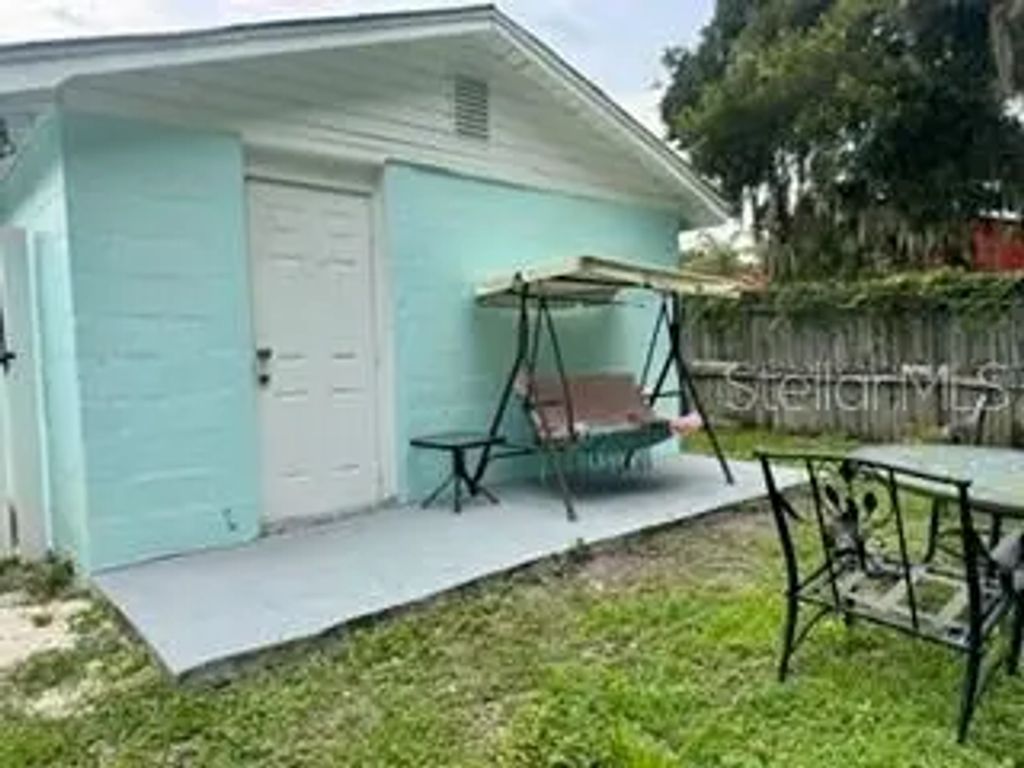 813 S Florida Avenue, DELAND