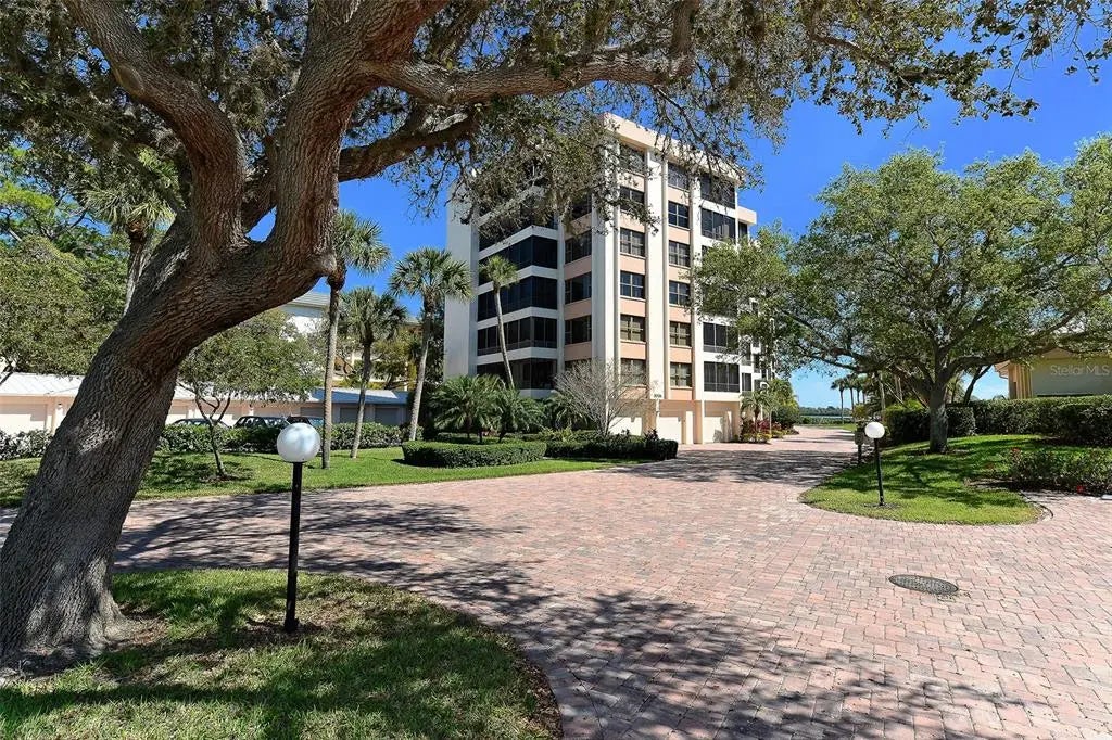 8735 Midnight Pass Road 301b