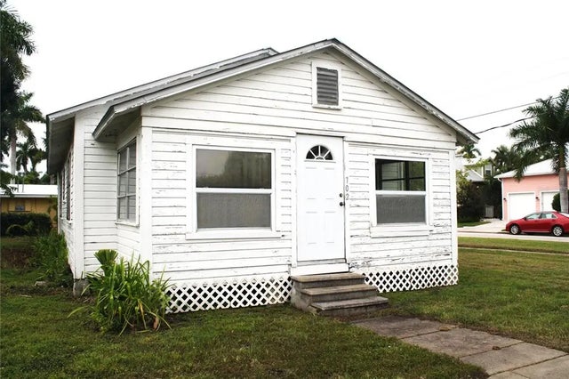 702 W Olympia Avenue, PUNTA GORDA