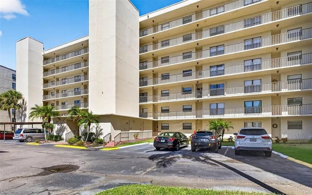 900 Cove Cay Drive 6f, CLEARWATER