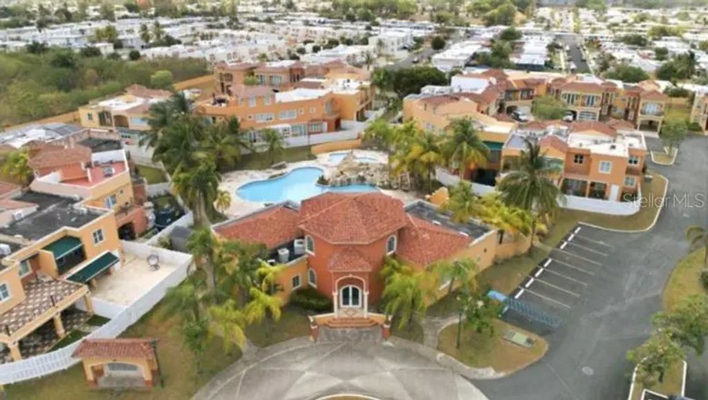 E2 Brighton Country Club, DORADO