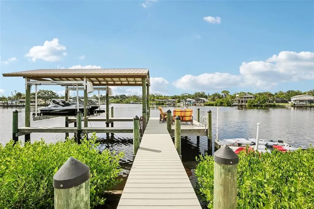 806 Blue Heron Boulevard, RUSKIN