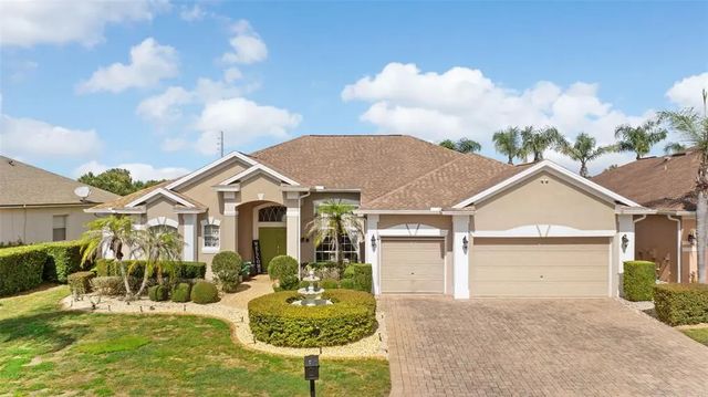 622 Golf Course Parkway, DAVENPORT