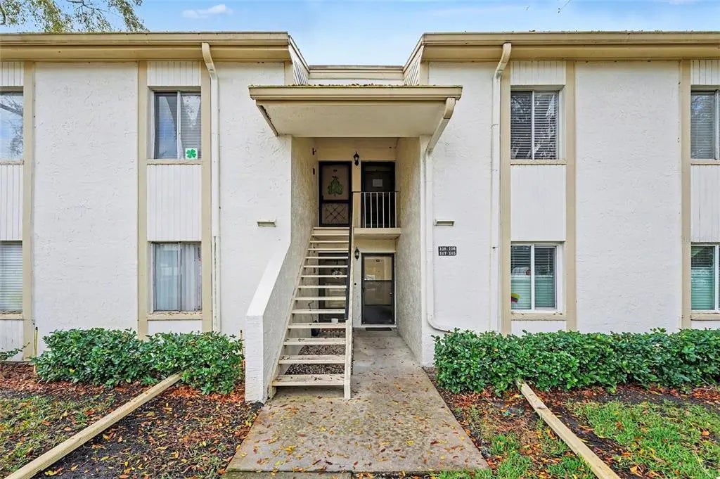 106 Pine Court 346, OLDSMAR