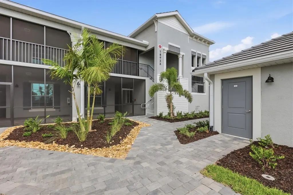18923 Scallop Loop 205, BRADENTON