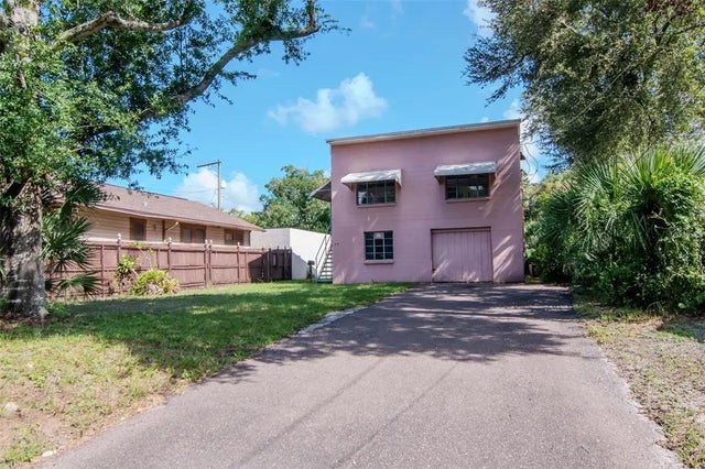 215 W Violet Street, TAMPA