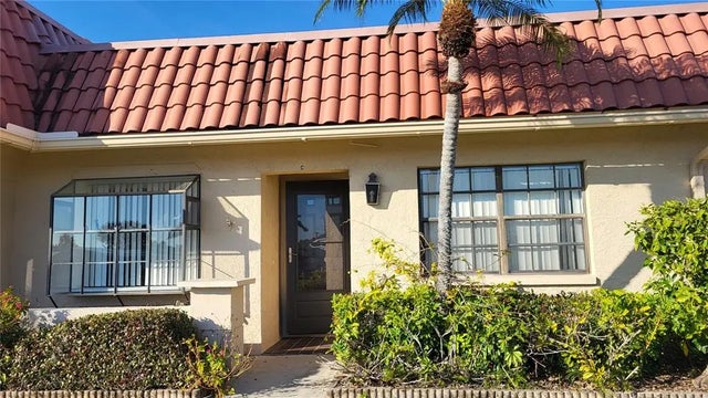 19029 Us Highway 19 N 23c, CLEARWATER