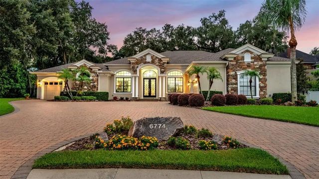 6774 Crescent Woods Circle, LAKELAND