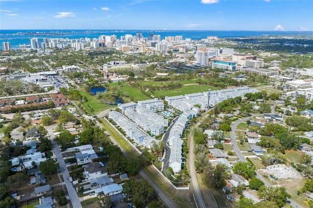 459 Wingfield Drive, SARASOTA