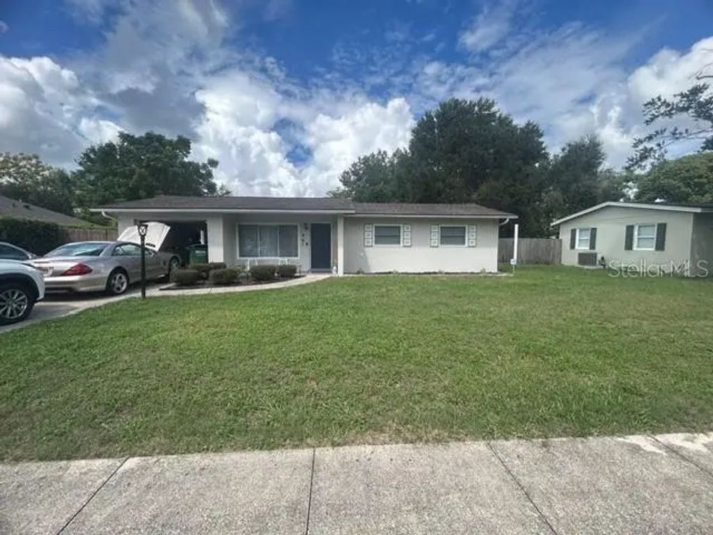1212 Pilgrim Avenue, DELTONA