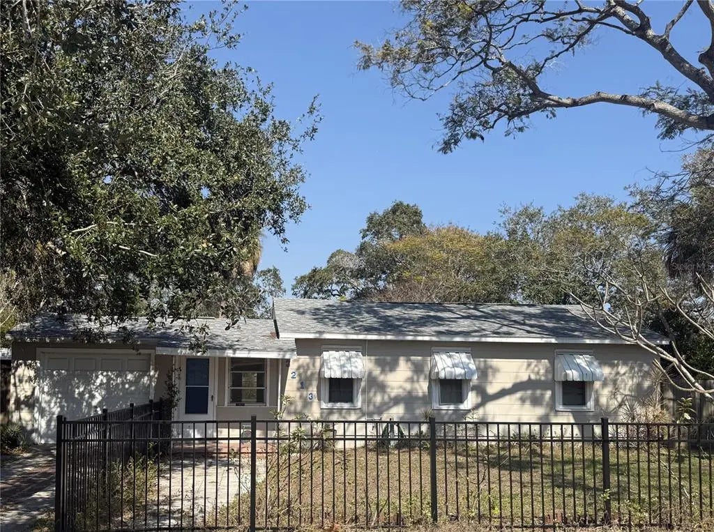 3213 W Hartnett Avenue, TAMPA