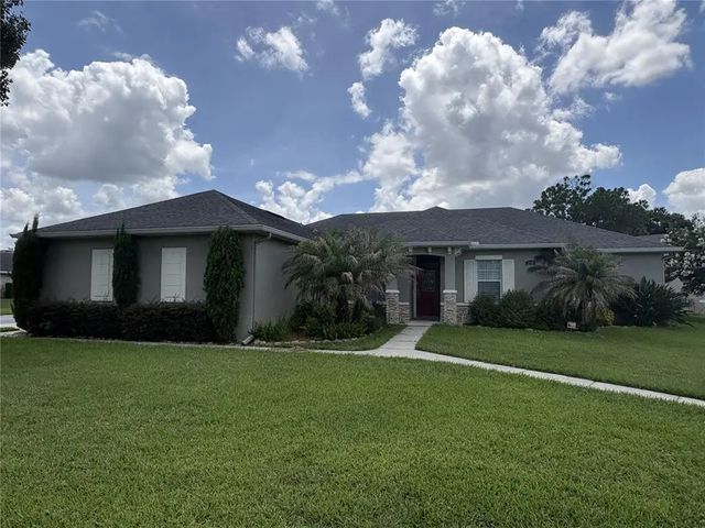 2118 Edgewater Circle, WINTER HAVEN