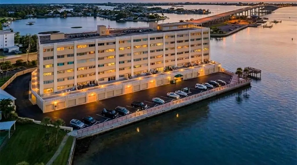 100 Bluff View Drive 514c, BELLEAIR BLUFFS