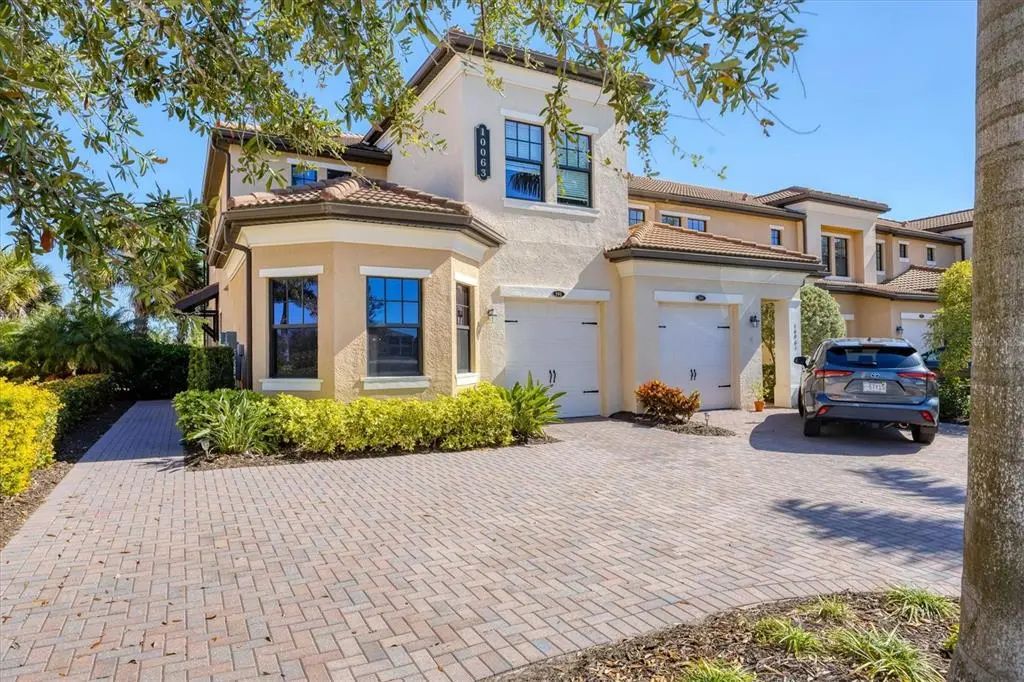 10063 Crooked Creek Drive 101, VENICE