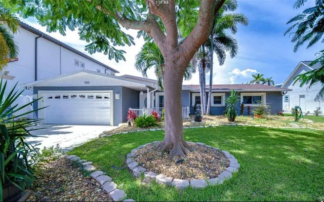 3912 Fontainebleau Drive, TAMPA