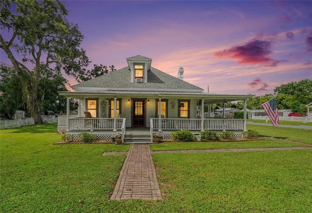 5101 5th Street, ZEPHYRHILLS